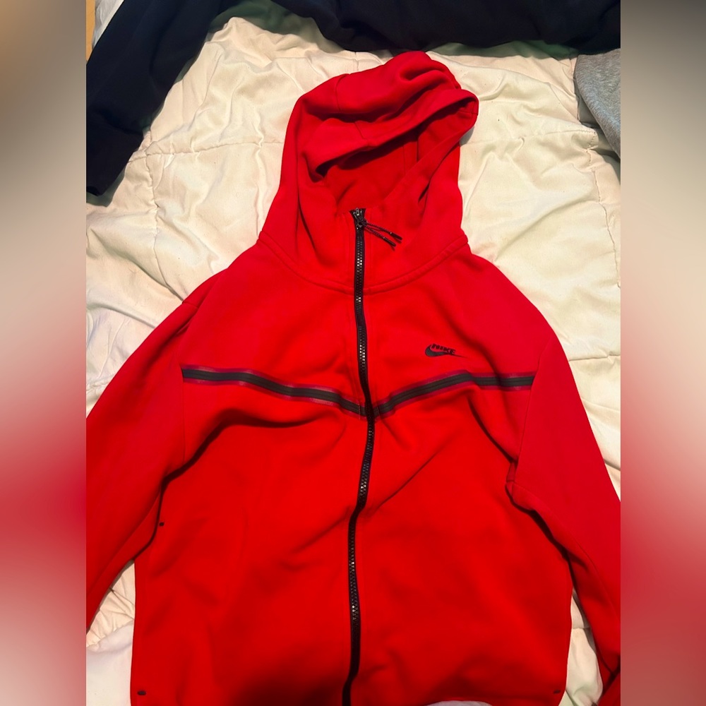 Nike tech size L